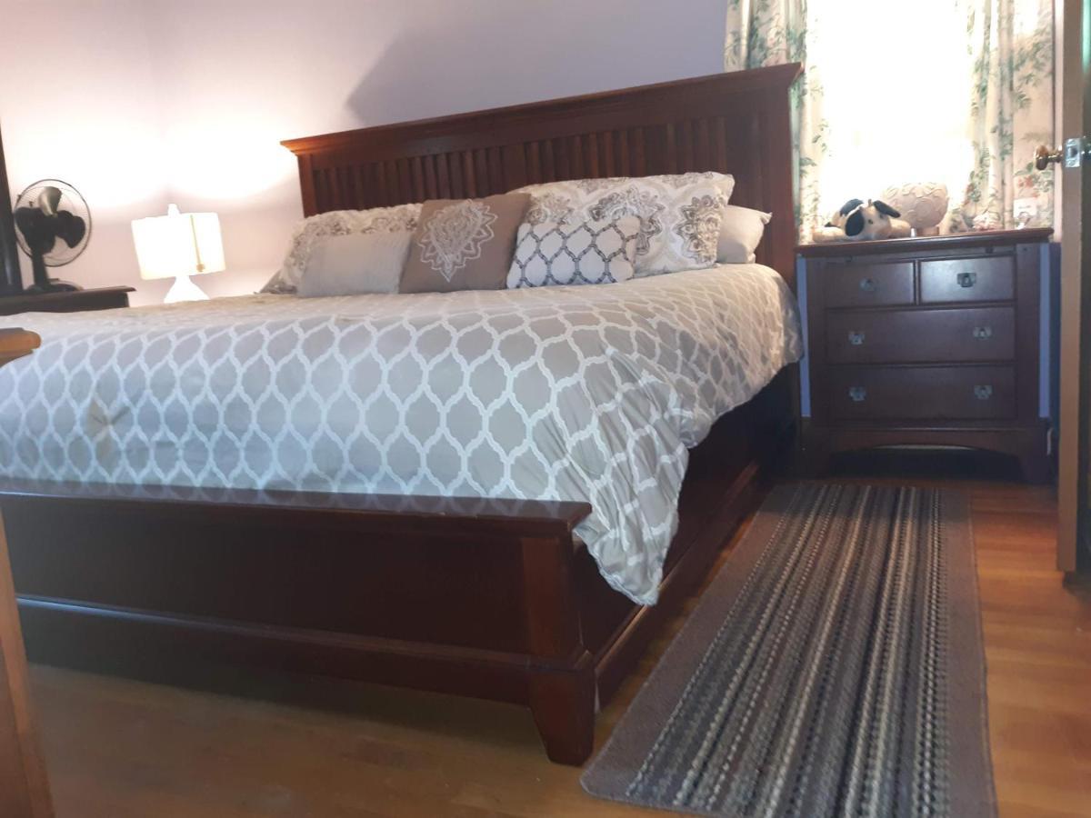 Quiet, Clean House W/ Steel Balls Bed and Breakfast Richmond Exteriör bild